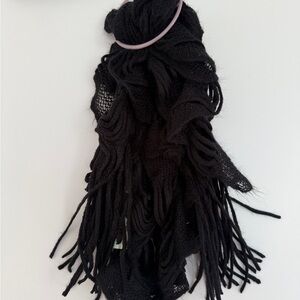 Black Stretchy Fringe Knit Scarf NWOT- Women's Accessory